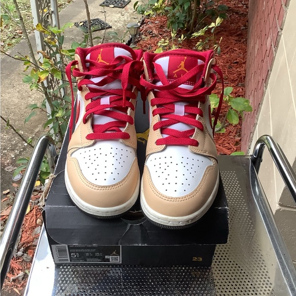 Jordan Shoes - Red cream white Jordan 1